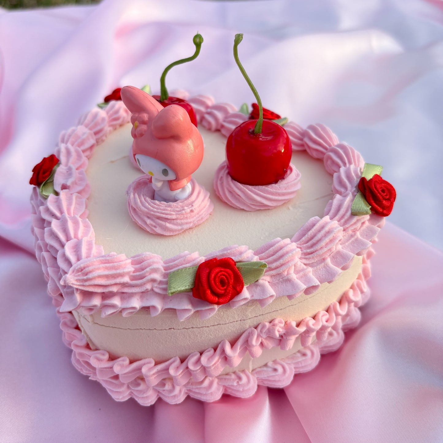 MiMelodii Dream Fake Cake Jewelry Box with Roses and Cherries